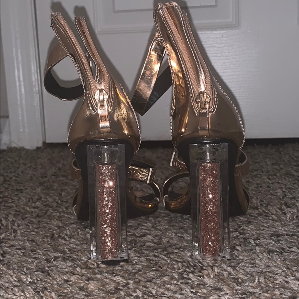 Heels - Picture 3 of 4